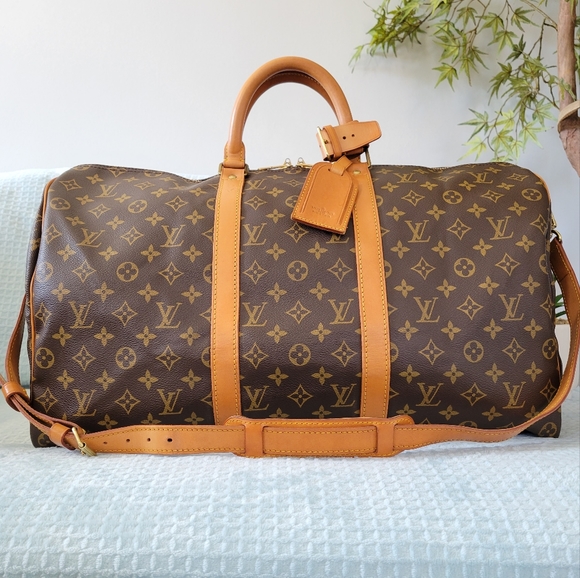 Beautiful ❤️ Authentic LV Keepall 50 Bandouliere with Strap Monogram Travel Bag